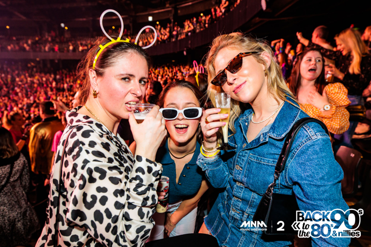De eerste foto's staan online! GENIETEN!